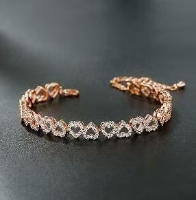 Dee Dee Heart-Shaped Bracelet